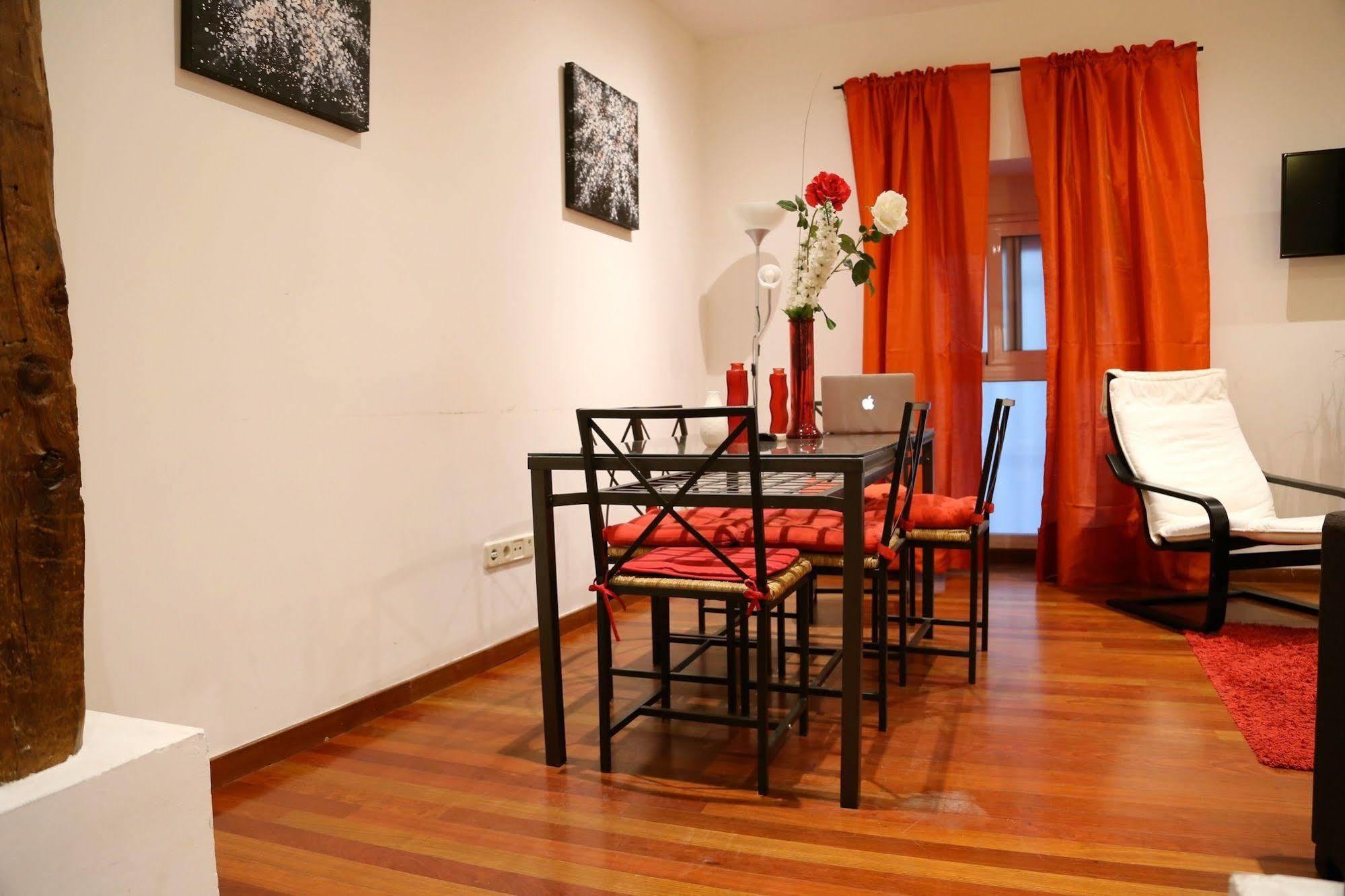 Prado Apartments Madrid Eksteriør bilde