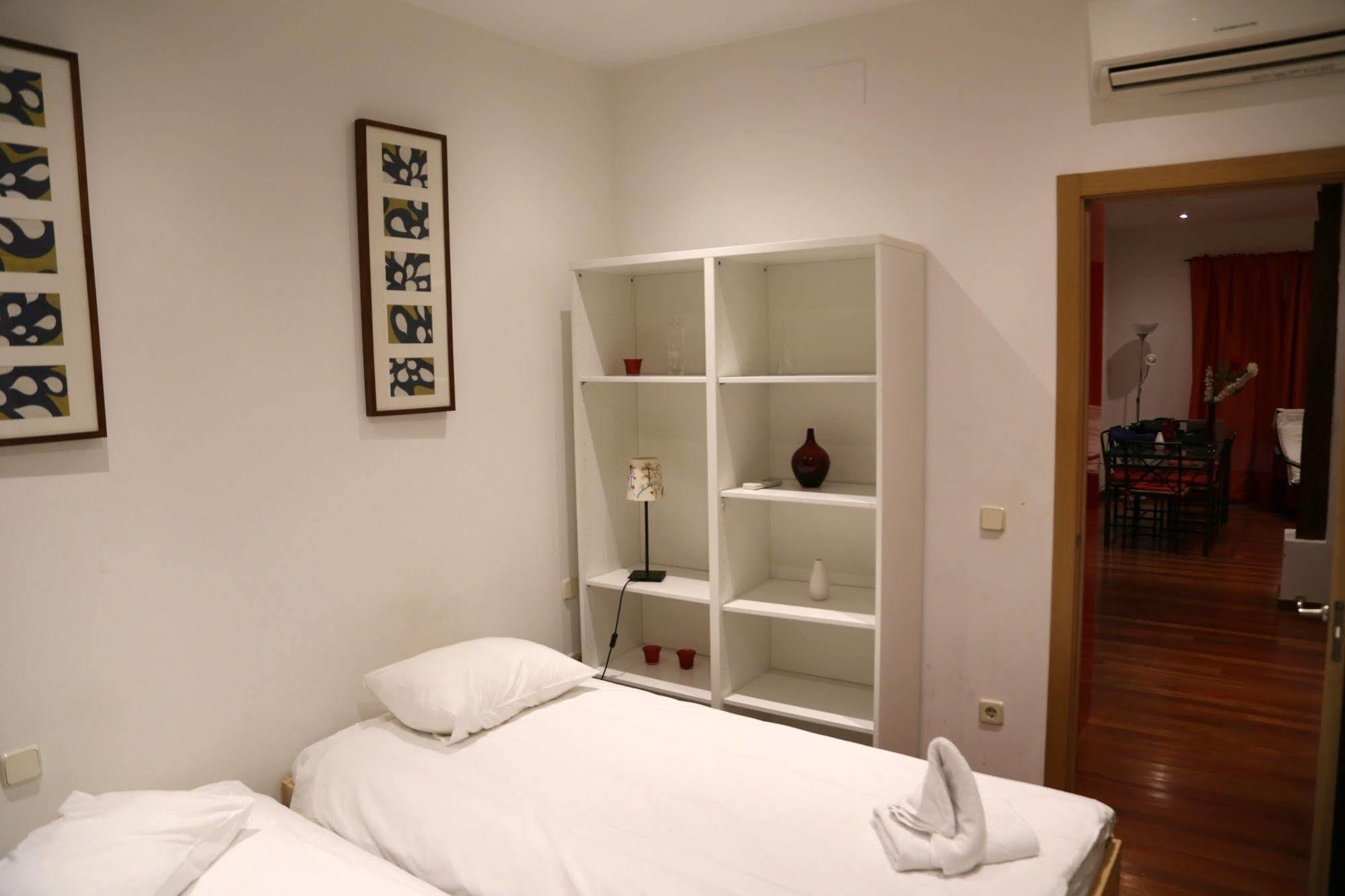 Prado Apartments Madrid Eksteriør bilde