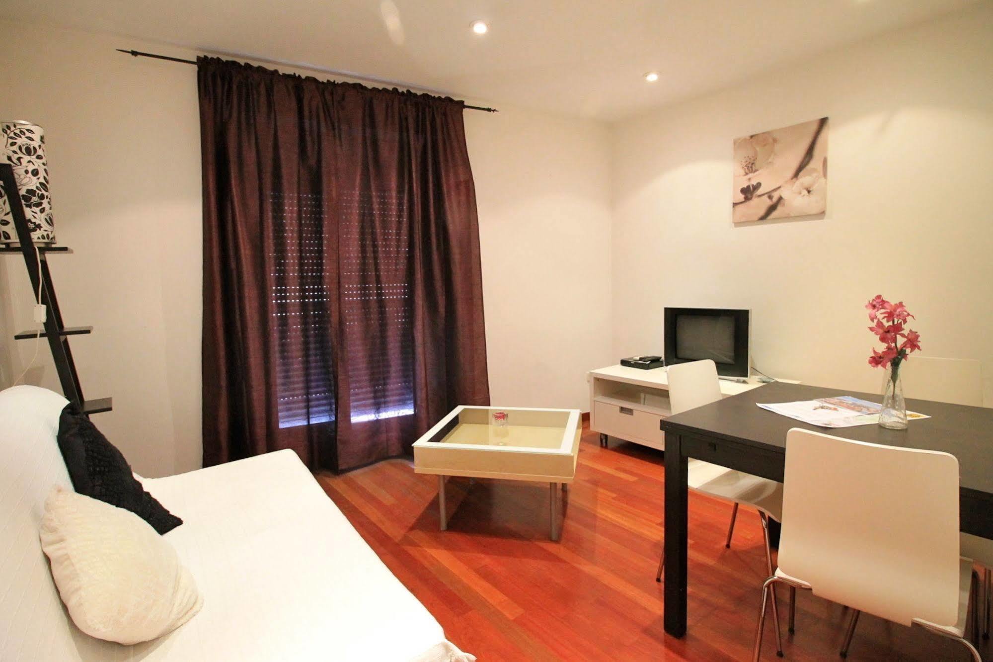 Prado Apartments Madrid Eksteriør bilde